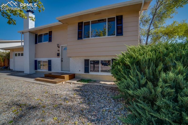 44 Macalester Rd, Pueblo, CO 81001