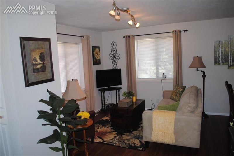 44 Rainey Dr, Sedalia, CO 80135