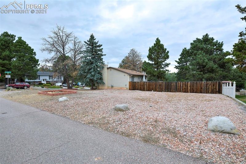 4405 Ridgecrest Dr, Colorado Springs, CO 80918
