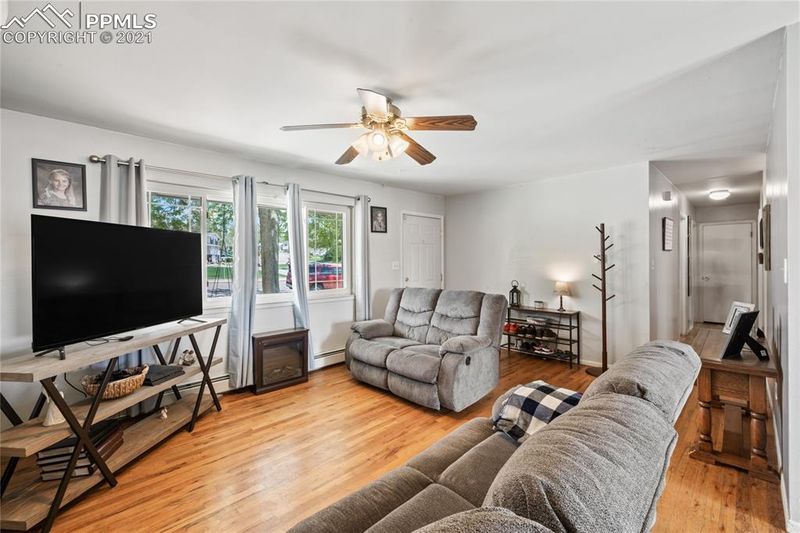 441 Loomis Ave, Colorado Springs, CO 80906