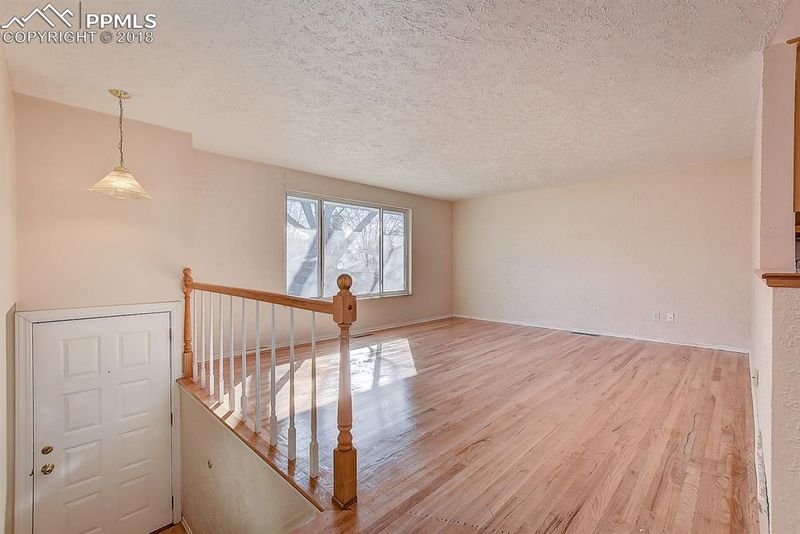 4414 Ridgeglen Rd, Colorado Springs, CO 80918