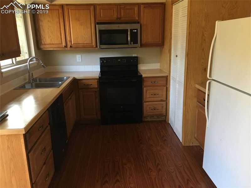 4425 Beaumont Rd, Colorado Springs, CO 80916