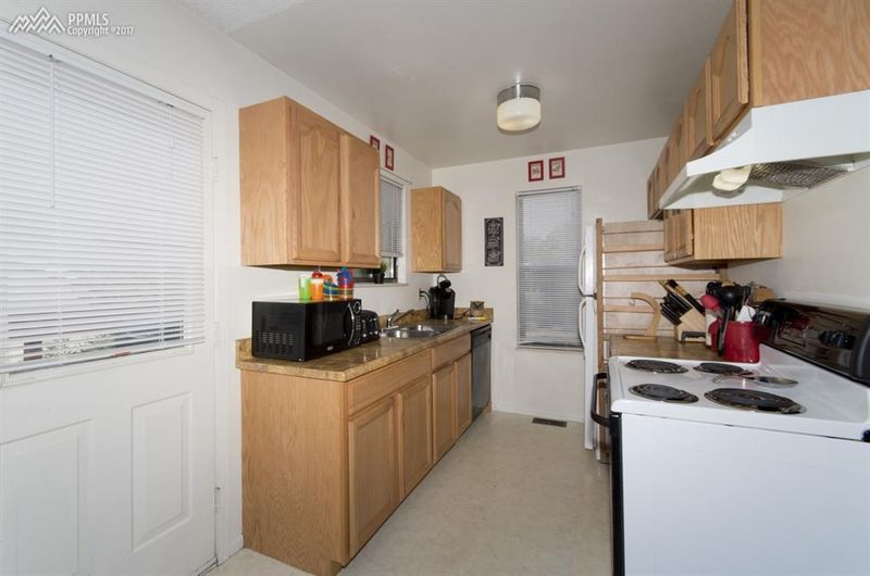 4425 Gatewood Dr, Colorado Springs, CO 80916