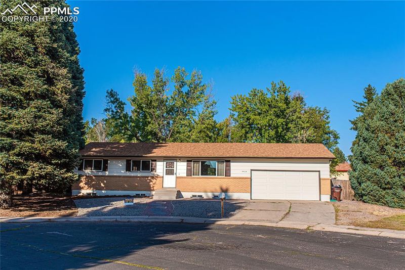 4425 Moonlight Dr, Colorado Springs, CO 80917