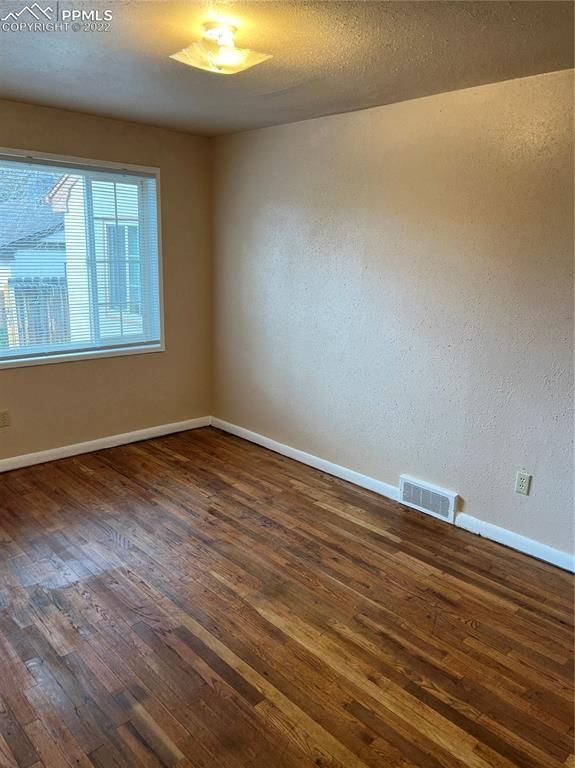 445 Glen View Ct, Colorado Springs, CO 80904