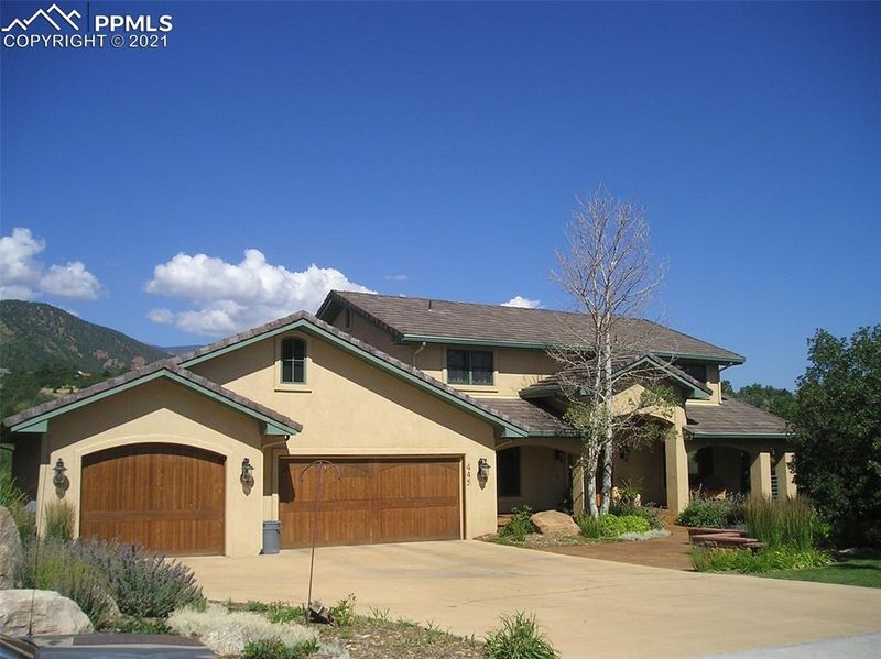 445 Roxbury Cir, Colorado Springs, CO 80906