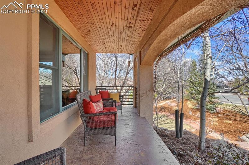 445 Roxbury Cir, Colorado Springs, CO 80906