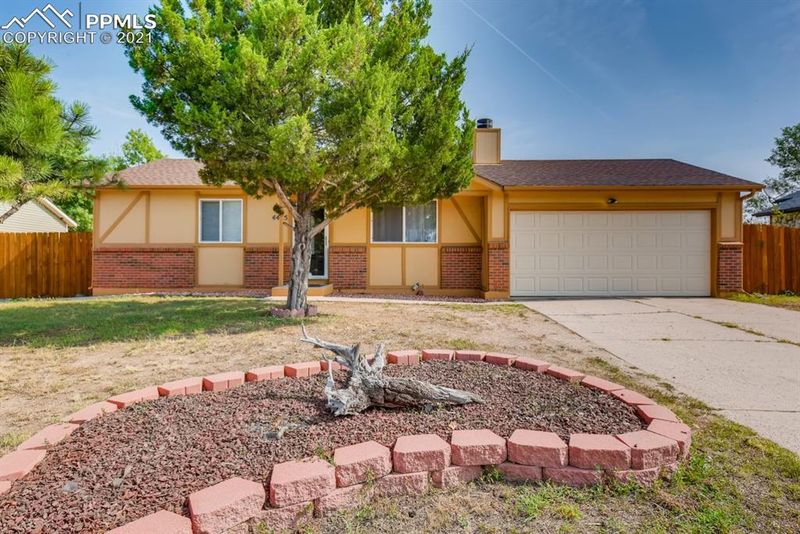 4465 Fenton Rd, Colorado Springs, CO 80916
