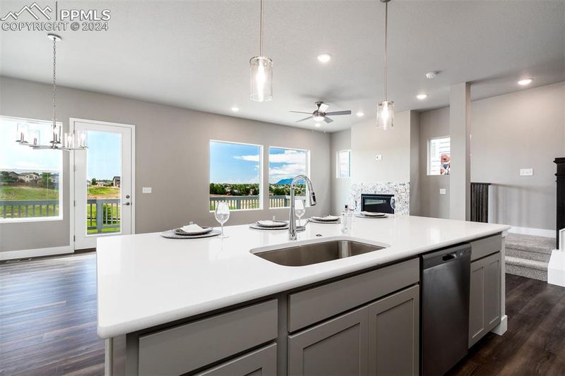 4465 Peak Crest Vw, Colorado Springs, CO 80918