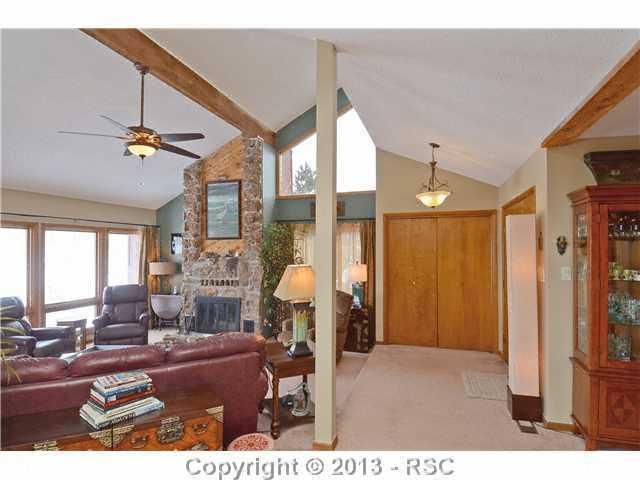 4487 Juniper Ct, Larkspur, CO 80118
