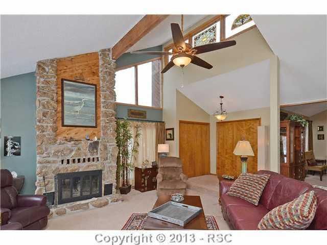 4487 Juniper Ct, Larkspur, CO 80118