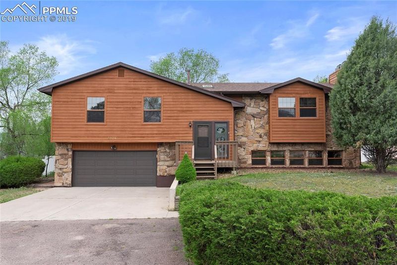 4504 Constitution Ave, Colorado Springs, CO 80915