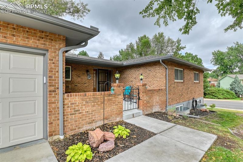4506 Ridgecrest Dr, Colorado Springs, CO 80918