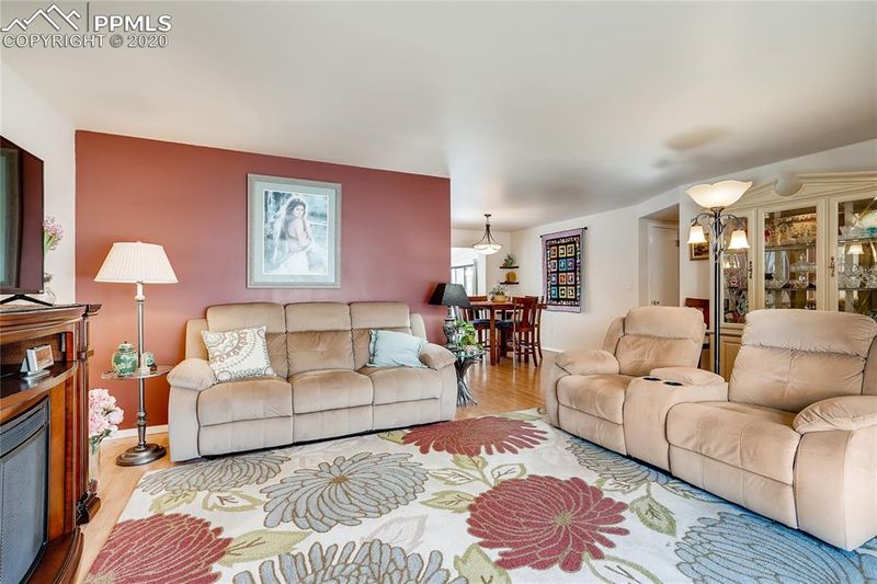 4510 Ridgeglen Rd, Colorado Springs, CO 80918