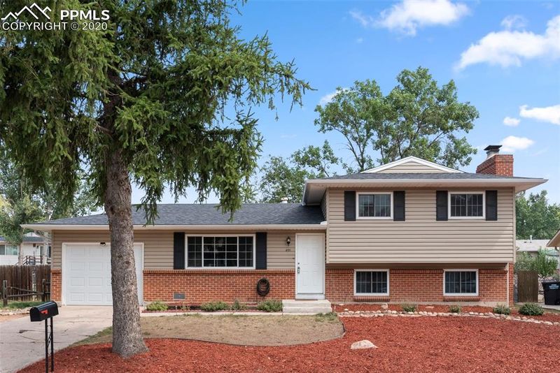 4511 La Cresta Dr, Colorado Springs, CO 80918