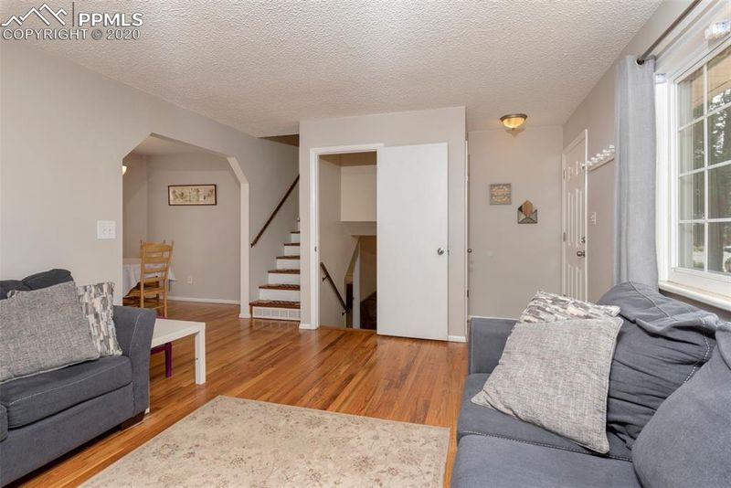 4511 La Cresta Dr, Colorado Springs, CO 80918
