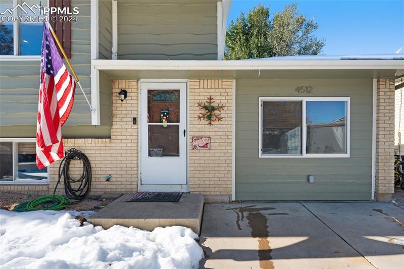 4512 La Cresta Dr, Colorado Springs, CO 80918