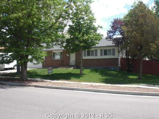 4515 Dewey Dr, Colorado Springs, CO 80916