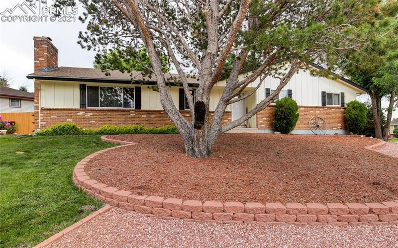 4515 Ridgeglen Rd, Colorado Springs, CO 80918