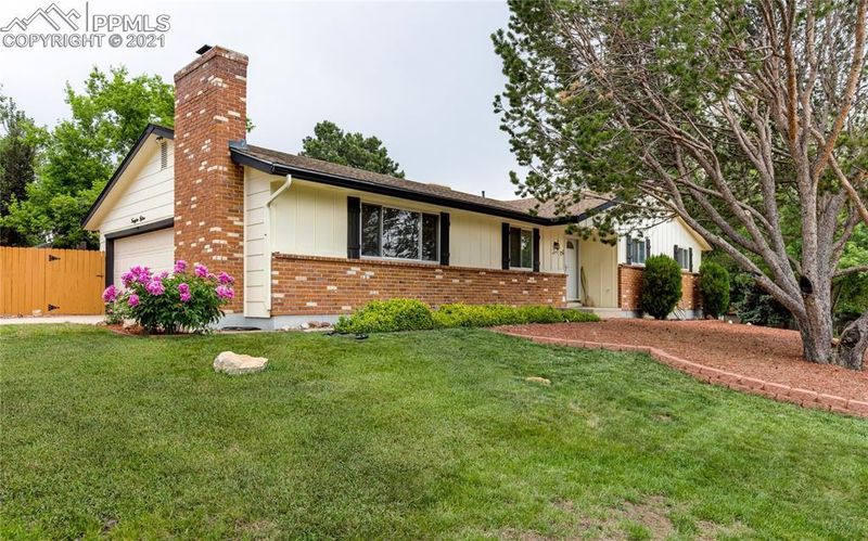 4515 Ridgeglen Rd, Colorado Springs, CO 80918