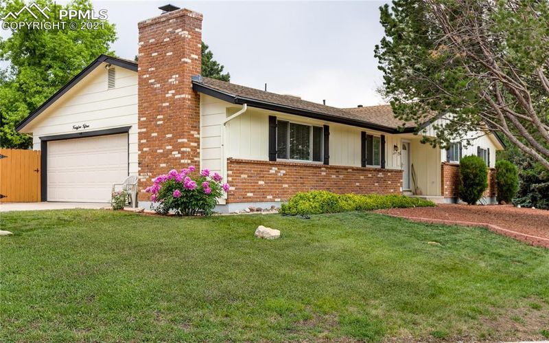 4515 Ridgeglen Rd, Colorado Springs, CO 80918