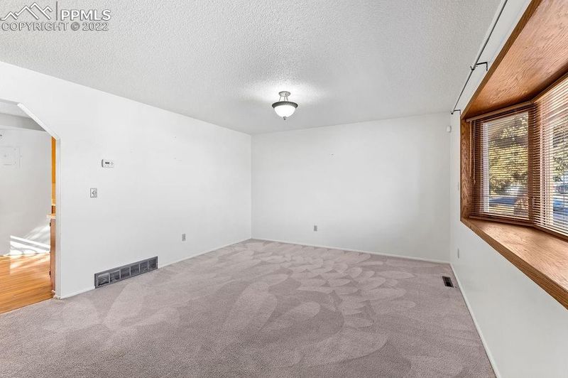 4518 La Cresta Dr, Colorado Springs, CO 80918