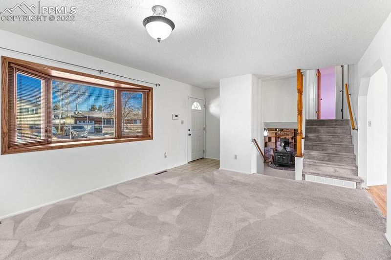 4518 La Cresta Dr, Colorado Springs, CO 80918