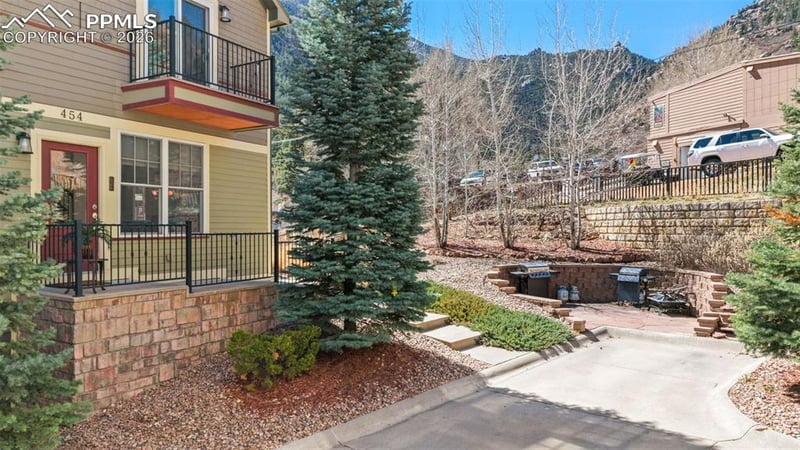 454 Winter St, Manitou Springs, CO 80829