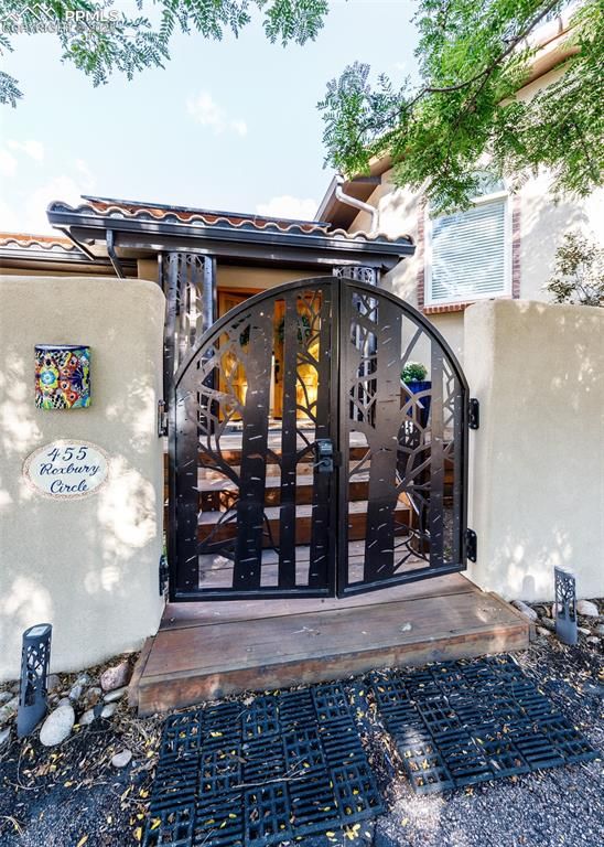 455 Roxbury Cir, Colorado Springs, CO 80906