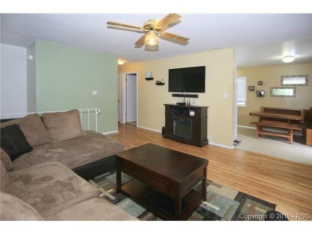 4550 La Cresta Dr, Colorado Springs, CO 80918