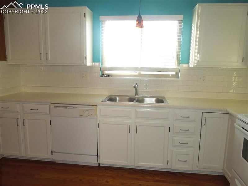 4555 Harwood Rd, Colorado Springs, CO 80916