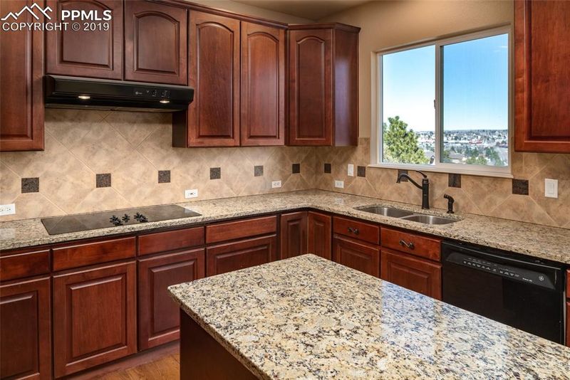 4555 Seton Hall Rd, Colorado Springs, CO 80918