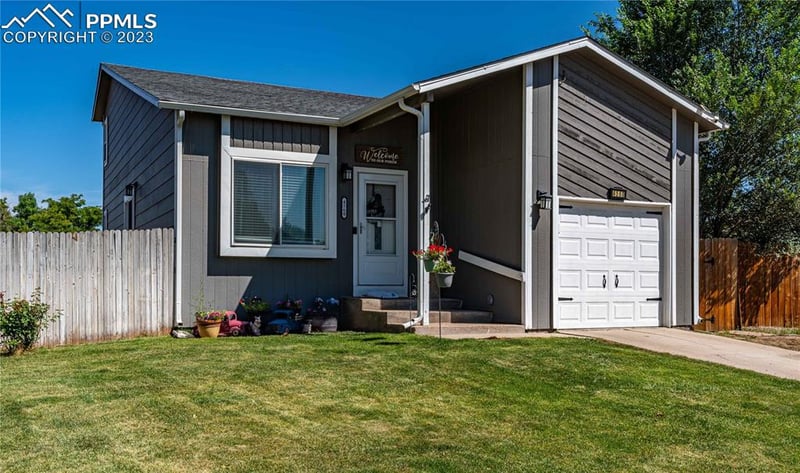 4560 Hollyridge Dr, Colorado Springs, CO 80916