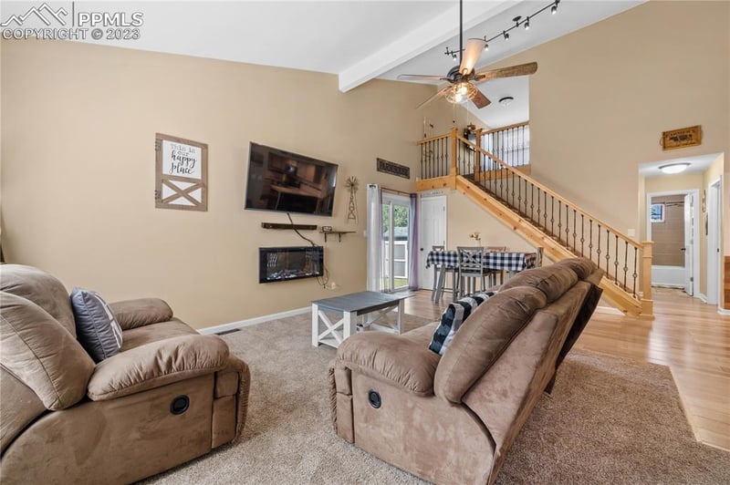 4560 Hollyridge Dr, Colorado Springs, CO 80916