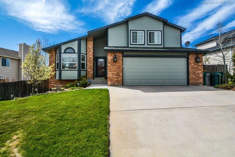 4570 Squirreltail Dr, Colorado Springs, CO 80920