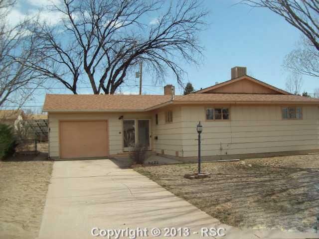 46 Macnaughton Rd, Pueblo, CO 81001
