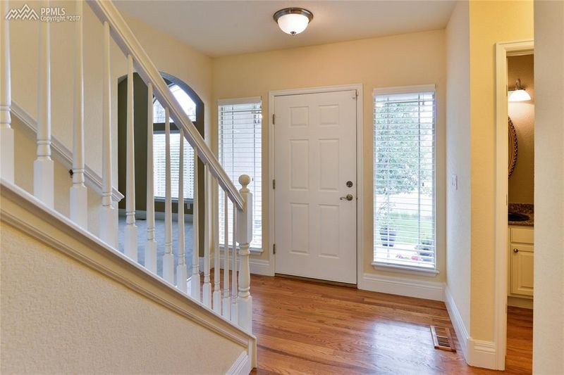 460 Paisley Dr, Colorado Springs, CO 80906