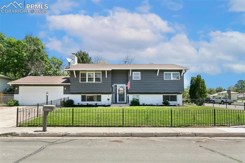 4603 Bella Dr, Colorado Springs, CO 80918 | MLS# 8357562 | Great ...