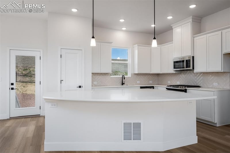 4604 Peak Crest Vw, Colorado Springs, CO 80918