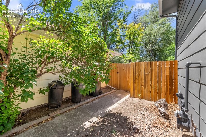 4606 La Cresta Dr, Colorado Springs, CO 80918