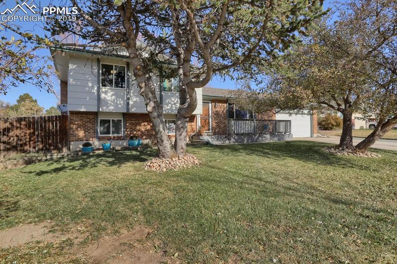 4608 Shadowglen Dr, Colorado Springs, CO 80918