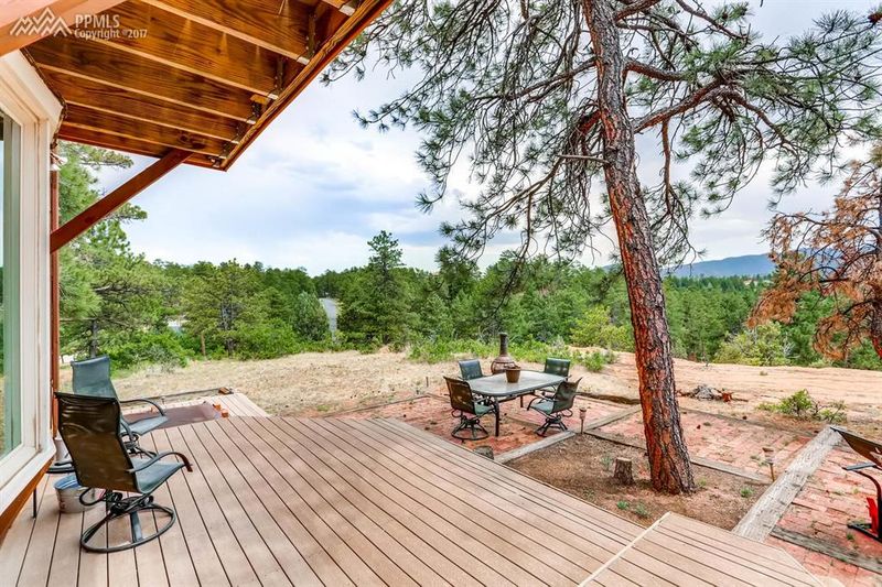 4611 Cheyenne Dr, Larkspur, CO 80118