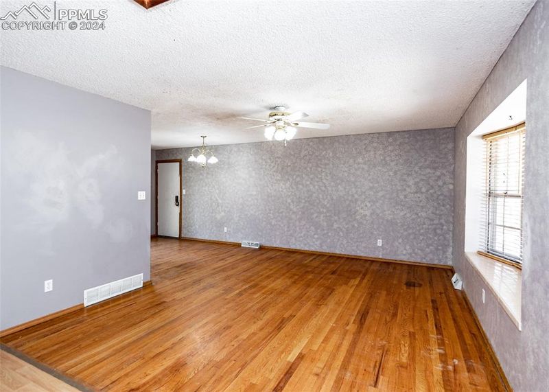 4616 La Cresta Dr, Colorado Springs, CO 80918