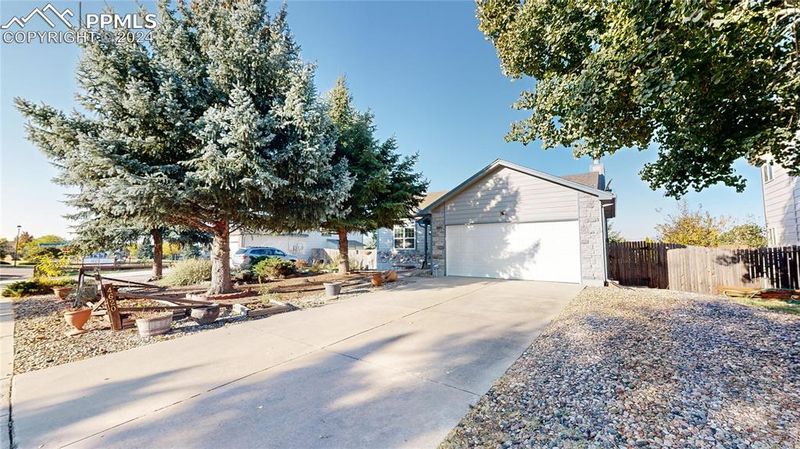 4620 Dapple Grey Ln, Colorado Springs, CO 80922