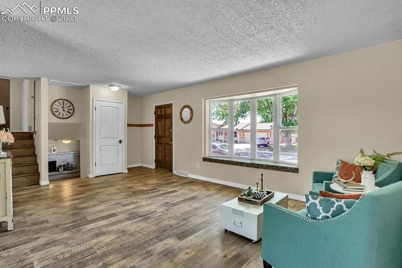 4635 La Cresta Dr, Colorado Springs, CO 80918