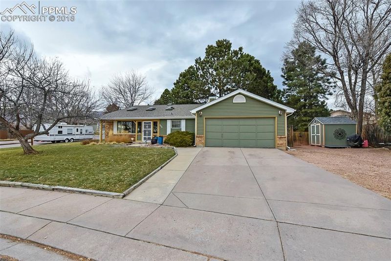 464 Saddlemountain Rd, Colorado Springs, CO 80919