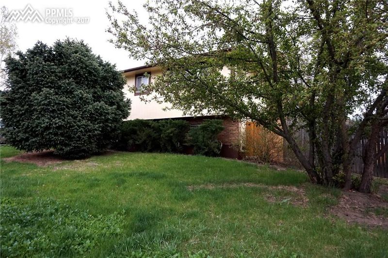 4661 Ranch Dr, Colorado Springs, CO 80918