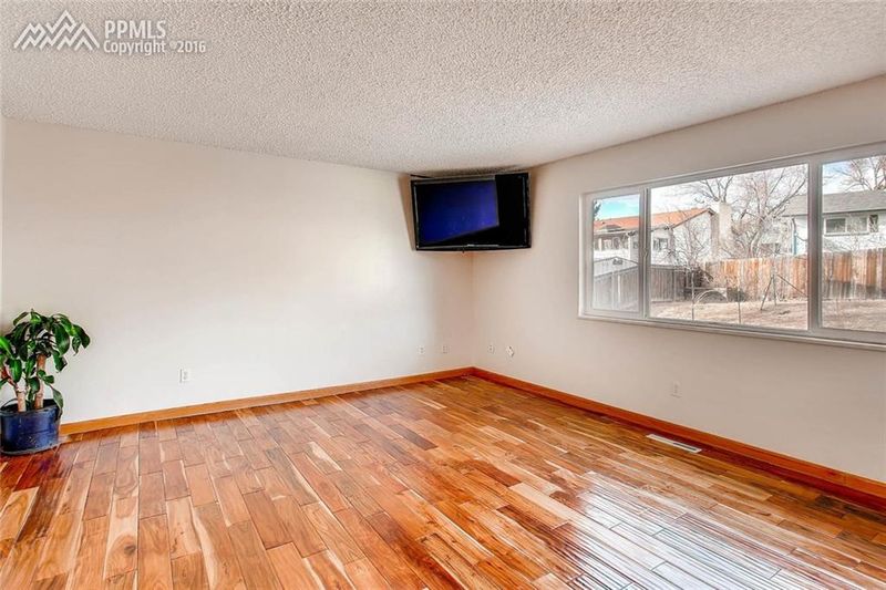 4672 Ranch Dr, Colorado Springs, CO 80918