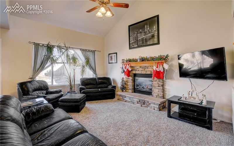 4676 Timber Wolf Trl, Colorado Springs, CO 80920