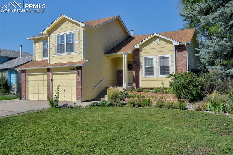 4680 Dapple Grey Ln, Colorado Springs, CO 80922